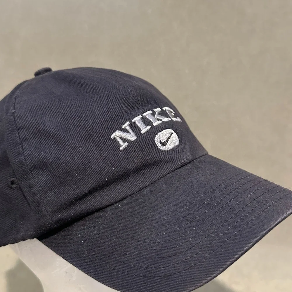 Nike Heritage Dad Hat Black Adjustable Baseball Cap Embroidered Logo Swoosh